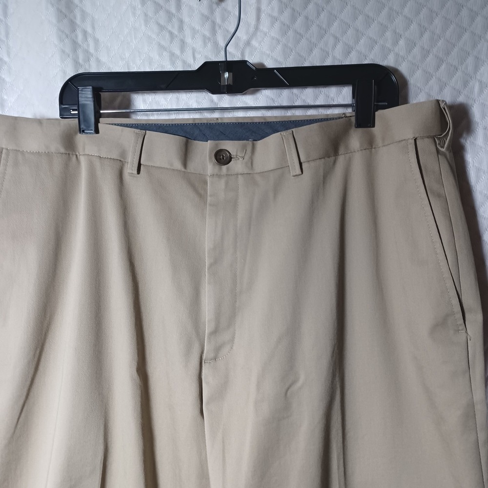 Haggar Premium No Iron Khaki Mens 40x32 Classic Fit Tan Chino Pants HC10884 - Picture 1 of 9